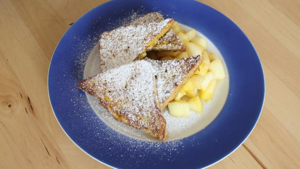 Palatschinke Arme Ritter mit Apfelkompott