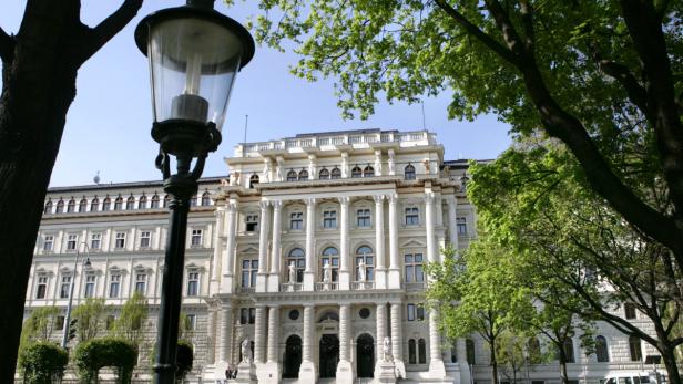 Landesgericht Wien: Verhandlung auf Mitte Dezember vertagt.