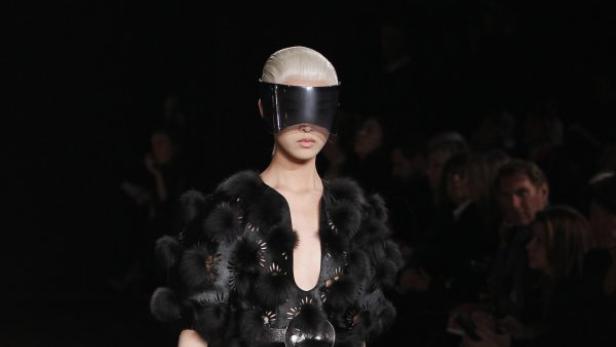 &quot;3D-Pelz&quot;: Das Modehaus Alexander McQueen machte es vor: Diesen Winter tragen wir nicht einfach nur Fell, sondern wahre Kunstwerke.