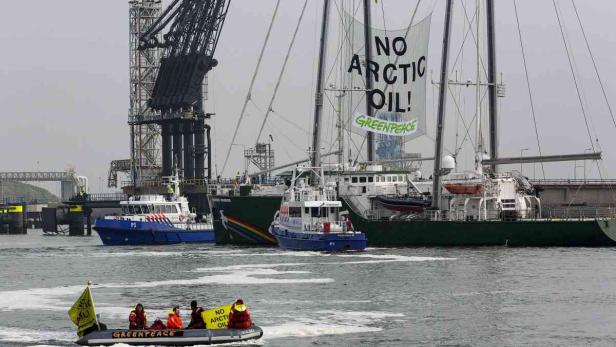 Unkalkulierbares Risiko: Die Greenpeace-Aktion gegen die russische Ölplattform in der Arktis endete für viele mit monatelanger Haft.