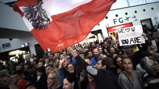 Conchita-Fans beim Empfang am Flughafen. 2015 ist mit deutlich mehr Andrang zu rechnen.