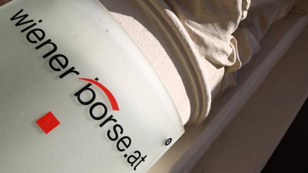 Das Logo der Wiener Börse an einem Gebäude.