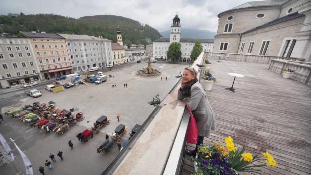 Die neu erschlossene Terrasse zwischen Residenz und Dom bietet neue Ausblicke auf die Stadt. Auf dieser Seite: Der Residenzplatz