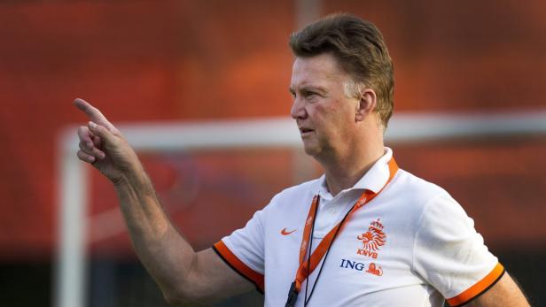Louis van Gaal, der Trainer der niederländischen Nationalmannschaft, gestikuliert.