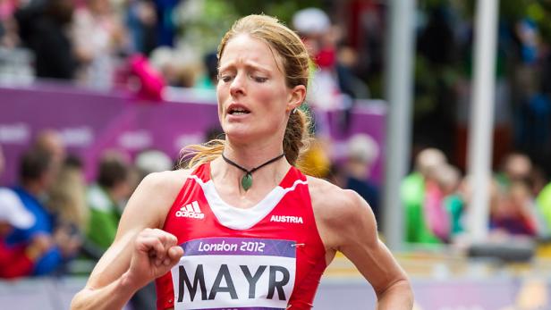 Eine österreichische Läuferin, Mayr, beim Marathon der Olympischen Spiele 2012 in London.