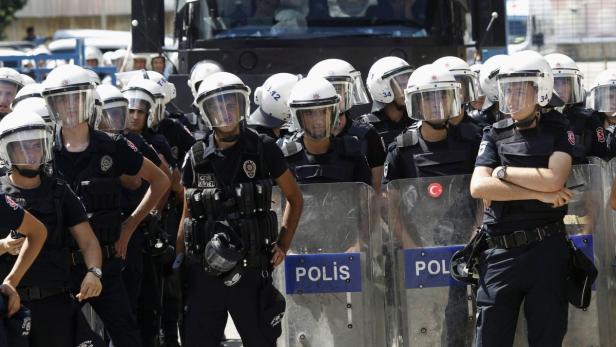 Türkei: 30 Tote bei Kämpfen