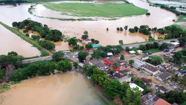 Brasilien: Zehntausende fliehen vor Flut