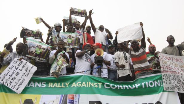 Nigeria: Wütende Proteste gegen Benzinpreise