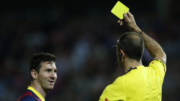Lionel Messi ist in Spanien nach seiner fünften Gelben Karte gesperrt.