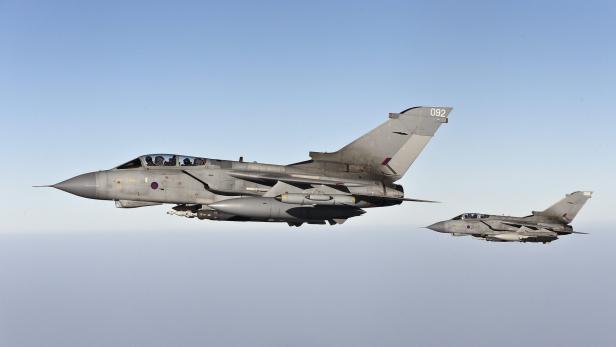 Zwei Tornados der englischen RAF