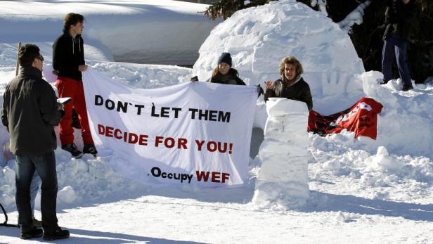 WEF-Gegner bauen Iglu-Dorf in Davos