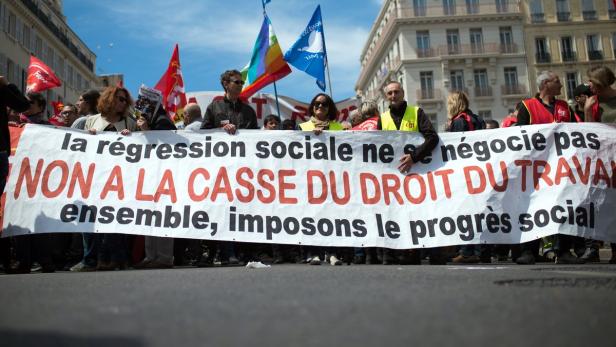 Massenproteste in Frankreich gegen Francois Hollandes Arbeitsmarktreform.