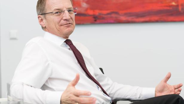Thomas Stelzer wurde mit 99,9 Prozent zum neuen ÖVP-Chef in Oberösterreich gekürt