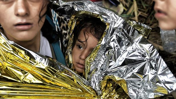 Sie ziehen sich nicht nur zurück, sie zeigen keine Reaktion: Flüchtlingskinder.