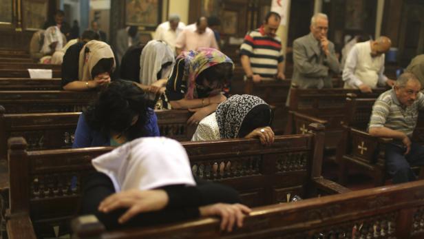 Unter Ägyptens Christen geht nach den Mordanschlägen die Angst um, und das gerade vor den Osterfeierlichkeiten und dem Papstbesuch.