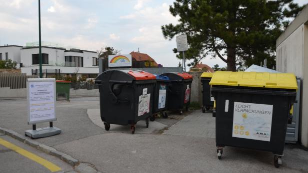 Bewohner beim Rausbringen von Müll angezeigt