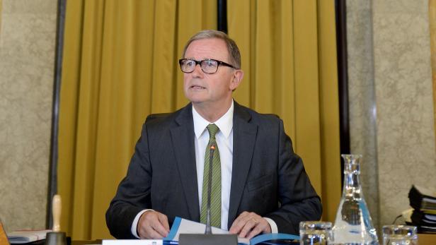 Karlheinz Kopf, in einer Sitzung des Hypo-U-Ausschusses 2015
