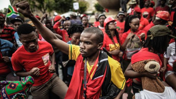 Die Proteste gegen Präsident Zuma waren die größten seit Jahren, die Opposition zeigt seltene Einigkeit.