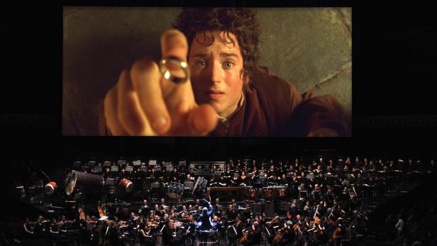 Spektakel in Wienam 22. 4.: Ein Orchester spielt die Musik zum Film &quot;der Herr der Ringe: Die Gefährten&quot;