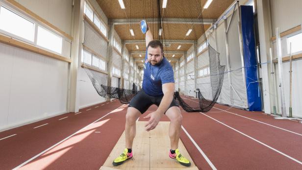 Trainingsbesuch: Lukas Weißhaidinger in der Halle in der Südstadt