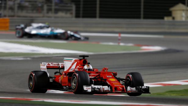 Vettel hielt die Mercedes-Piloten auf Distanz.