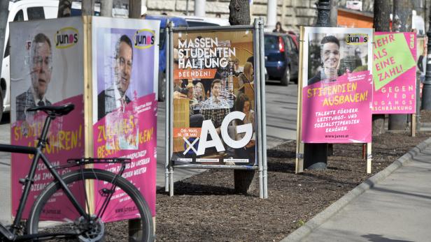 Wahlplakate für die ÖH-Wahl in Wien.