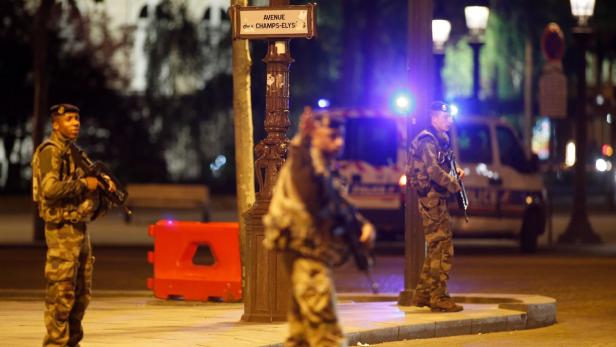 Schießerei auf der Champs Elysees - Bilder