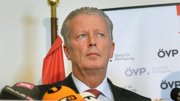 Michael Spindelegger bei einer Pressekonferenz der ÖVP.