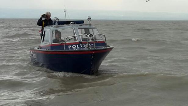 Polizeiboot am Neusiedler See, Symbolbild
