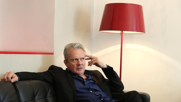 Zum Erfolg verdammt: Josefstadt-Direktor Herbert Föttinger in seinem Büro