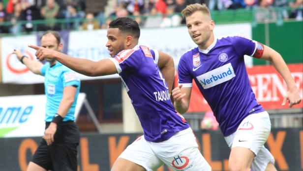 Ismael Tajouri (li.) eröffnete in Minute 25 den Trefferreigen im Ernst-Happel-Stadion.