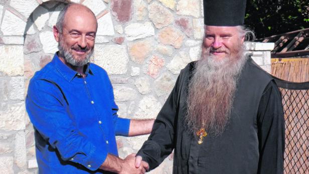 Martin Neuberger und Abt Paisios, der das Kloster leiten soll - wo immer es errichtet wird