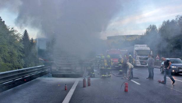 Lkw-Brand: Ersthelfer verhinderten Inferno auf der A21