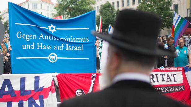 Auf einer Demo «Gegen Antisemitismus und Hass auf Israel». (2014)