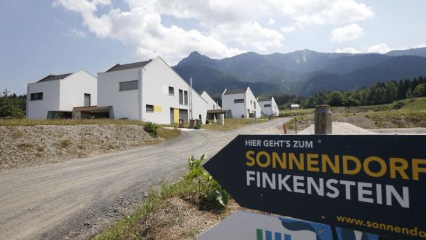 Sechs energieautarke Häuser für Jungfamilien wurden in Finkenstein realisiert. Dann kam das Großprojekt „Sonnendorf“ aufgrund von Anrainer-Einsprüchen ins Stocken.