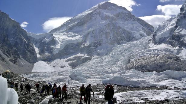Bergsteiger in der Everest-Region (Archivbild)