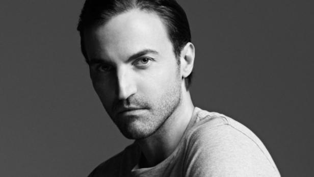 FRANCE FASHION Nach dem Abgang des US-Designers Marc Jacobs hat die französische NobelmarkeLouisVuittonden französischen Modeschöpfer Nicolas Ghesquiere an Bord geholt. Ghesquiere wird an der Spitze des Bereichs Frauenkollektionen stehen, teilte das Luxusunternehmen am Montag in Paris mit.