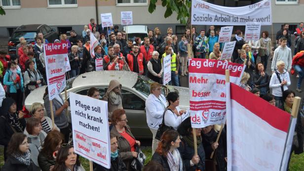 300 Pflegekräfte demonstrierten in Klagenfurt für bessere Arbeitsbedingungen