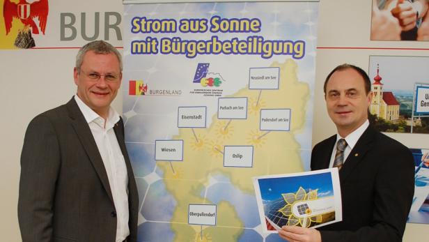 Bürgermeister Thomas Steiner, LH-Stv. Franz Steindl, Fotovoltaikanlagen in 15 Gemeinden