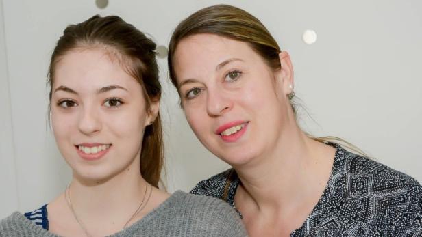 Vanessa und ihre Mama Azra hoffen dennoch auf die Entschädigung aus Aserbaidschan