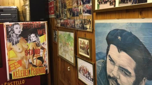 Stammlokal der Kommunistischen Partei: Ona B. präsentierte überarbeitete Plakate von türkischen Porno-Filmen aus den 80er-Jahren