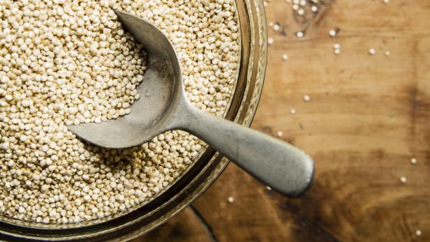 Aus Quinoa kann pflanzliche Milch hergestellt werden
