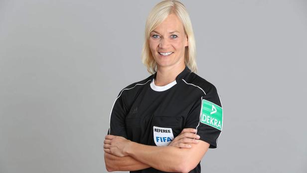 Bibiana Steinhaus wird die erste Bundesliga-Schiedsrichterin.