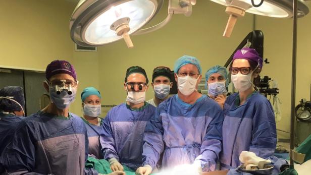 Das südafrikanische Ärzte-Team transplantierte zum zweiten Mal erfolgreich einen Penis.