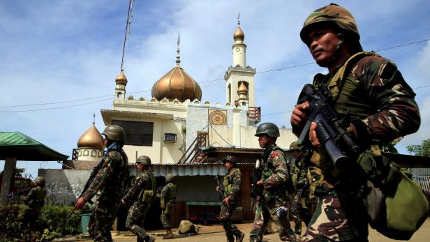 Die philippinischen Truppen liefern sich in Marawi heftige Gefechte mit den Islamisten.