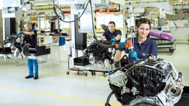 Rund jedes zweite weltweit ausgelieferte BMW-Fahrzeug ist mit einem Herz aus Steyr unterwegs.