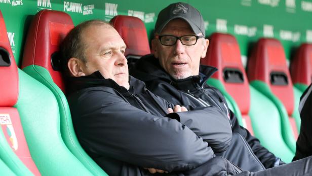 Jörg Schmadtke will nichts von einem möglichen Abgang seines Trainers Peter Stöger wissen.