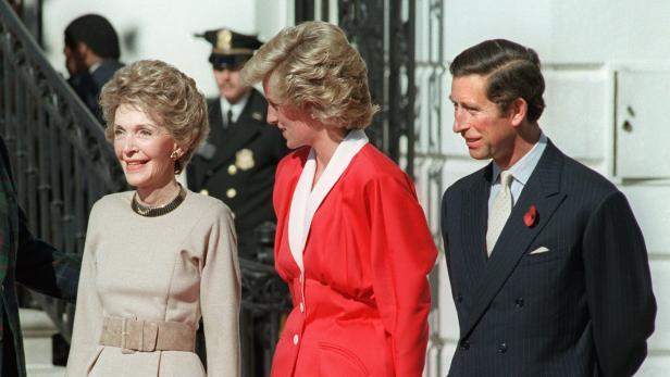 US-First-Lady Nancy Reagan mit Diana und Charles 1985.