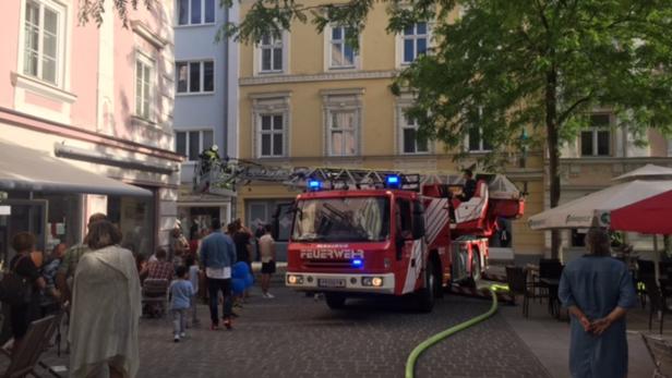 Brandlöschung in der Innenstadt von St. Pölten