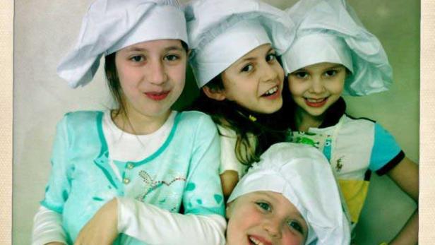 Osterhasen backen mit Freunden
